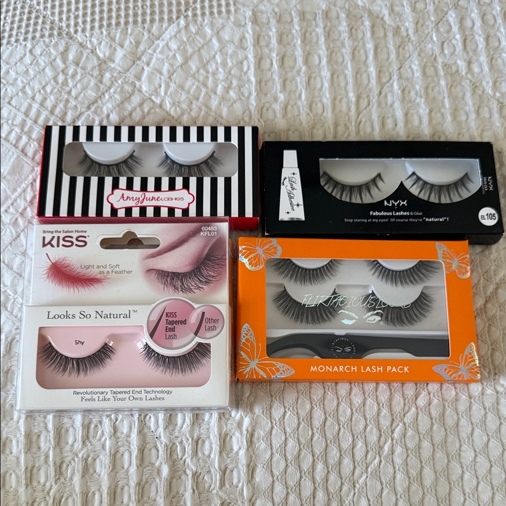 Multiples Lash Collection - Black and White